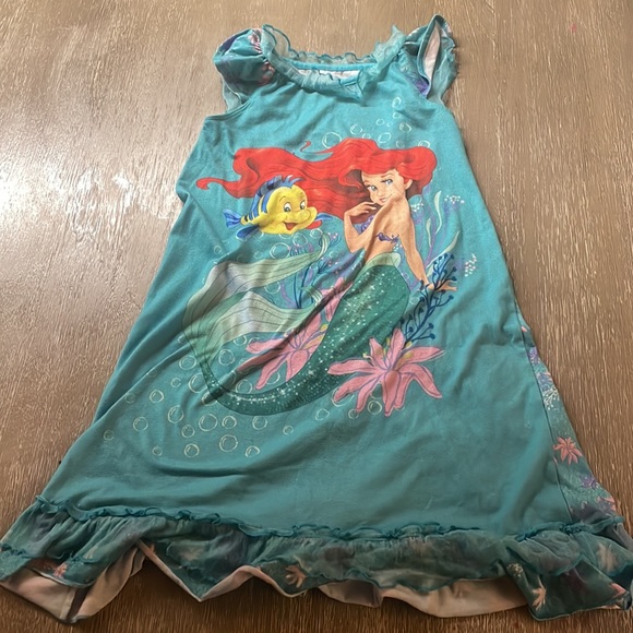 Disney brand night gowns - Picture 4 of 4